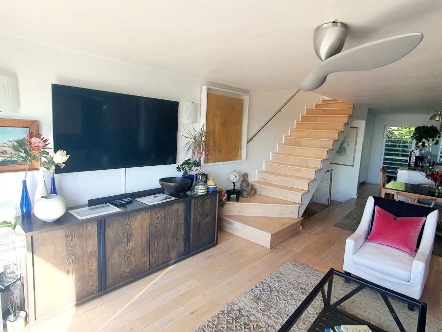 To Let 2 Bedroom Property for Rent in Green Point Western Cape